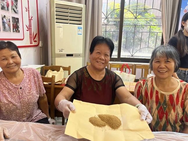 非遺文化進(jìn)社區(qū)-星群公司啟動2024年“向美而行”廣州市公共文化產(chǎn)品配送活動