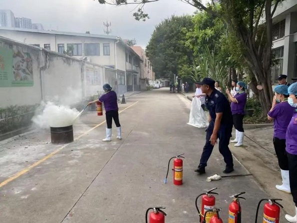 筑牢安全防線，攜手開啟新篇——星群飯?zhí)瞄_展消防安全培訓會