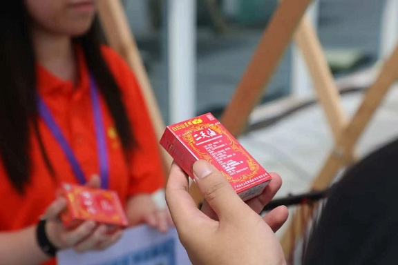 星活力｜邂逅嶺南瑰寶綻放 星群二天油、夏桑菊亮相省非遺館